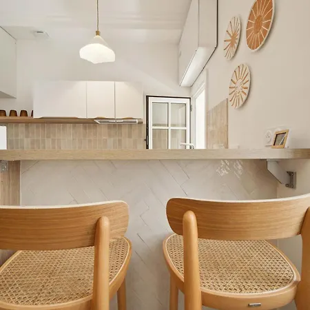 Apartment Petit Saint-Jean L Old Village L Shellter Rentals *