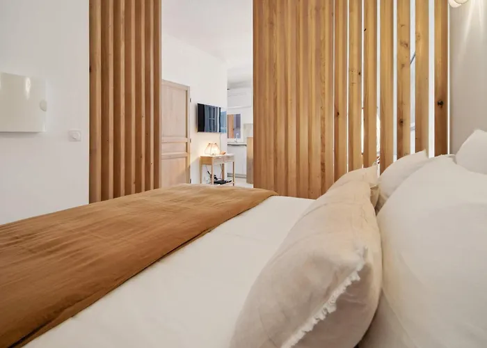 Petit Saint-jean L Old Village L Shellter